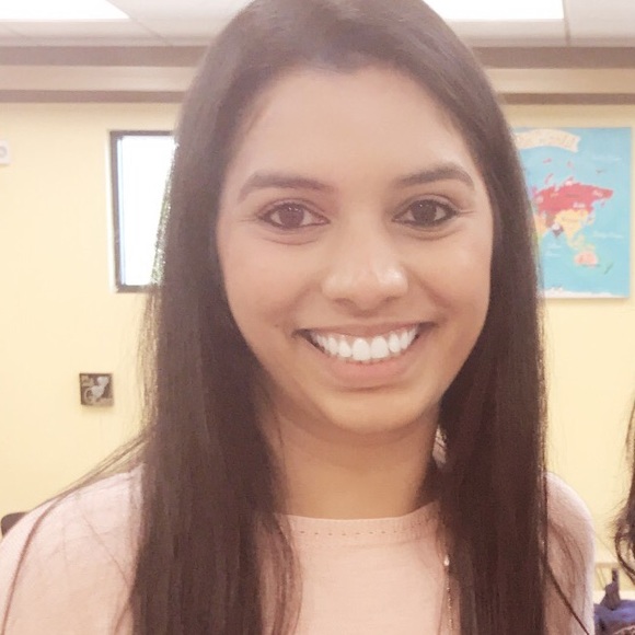 Meet your Posher, Sidra - Picture 1 of 1